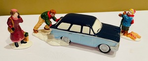 lot 158 image: Department 56 Village Figurines