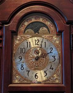 lot 4 image: Elegant Ridgeway Grandfather Clock
