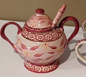 lot 110 image: Temptations Old World Mugs and CreamerSugar Set