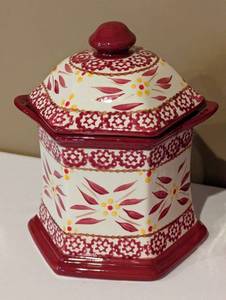 lot 162 image: Pair of Temptations Old World Canisters