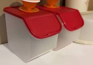 lot 164 image: Assorted Tupperware
