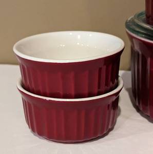 lot 177 image: Decorative Red Bakeware