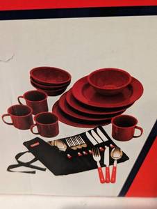 lot 190 image: Coleman 24 Piece Camping Dinnerware Set
