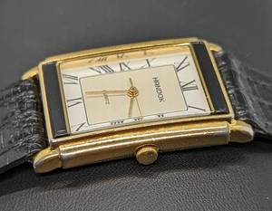 lot 237 image: Handok Unisex Gold Tone Wristwatch