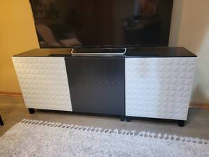 Pendent Facade Modern TV Console