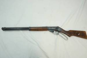lot 2 image: Daisy Red Rider Carbine