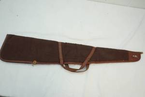 lot 4 image: Gun case