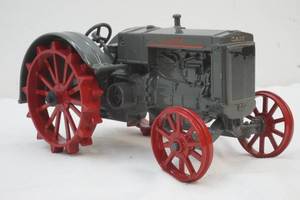 lot 13 image: Case tractor