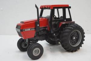 lot 18 image: Case international tractor