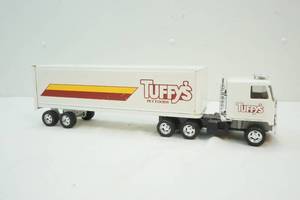 lot 19 image: Tuffy pet foods semi truck and trailer