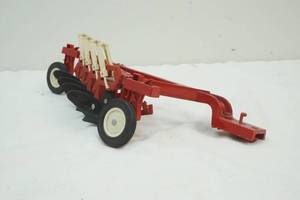 lot 21 image: International plow