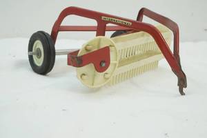 lot 25 image: International  hay rake