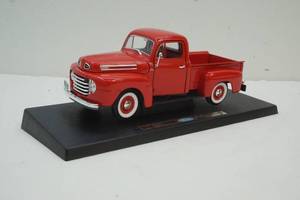 lot 32 image: Ford 1948 F-1 pick up