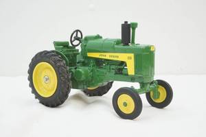 lot 47 image: John Deere Tractor