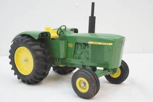 lot 50 image: John Deere Tractor