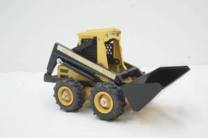 lot 55 image: New Holland Skid Loader