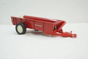 lot 60 image: International manure spread