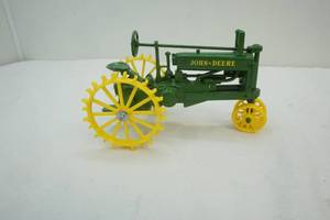 lot 75 image: John Deere tractor