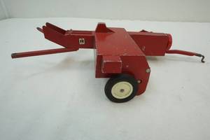 lot 81 image: International baler