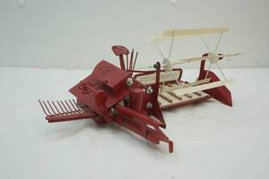 lot 86 image: Mc Cormick Deering Hay Binder