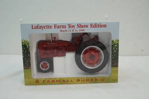 lot 89 image: Farmall super C