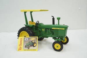 lot 93 image: John Deere 4010 tractor