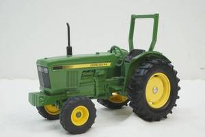lot 97 image: John Deere tractor