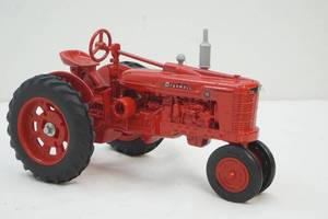 lot 110 image: Farmall tractor