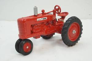 lot 112 image: Hardware hank tractor
