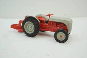 lot 119 image: Ford tractor with plow