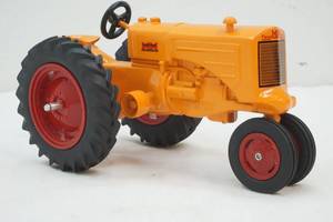 lot 138 image: Minneapolis Moline tractor