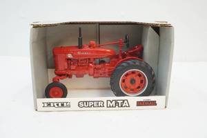 lot 147 image: Farmall M-TA super