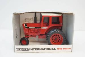 lot 149 image: International 1566 tractor