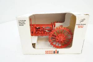 lot 155 image: Farmall F12 tractor