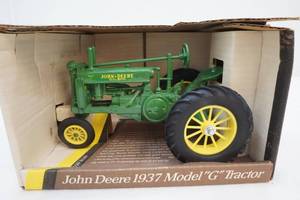 lot 161 image: John Deere 1937 Model G tractor