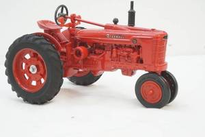 lot 167 image: Ertl Farmall tractor Model H