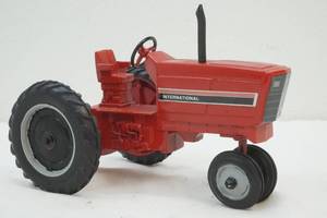 lot 179 image: International tractor