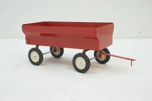 lot 190 image: International wagon