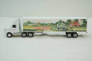 lot 196 image: Land O lakes semi truck and trailer