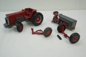 lot 201 image: Toy Tractor parts