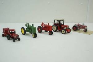 lot 206 image: Toy tractors