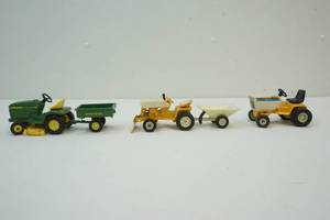 lot 207 image: Lawn tractor toy