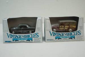 lot 221 image: Ertl vintage replica vehicles