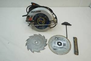 lot 235 image: Skilsaw circular saw
