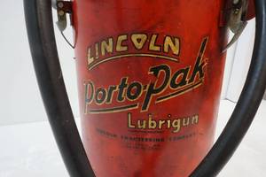 lot 233 image: Vintage Lincoln Lubrigun
