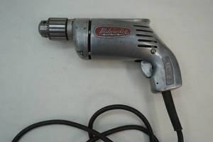 lot 256 image: Milwaukee drill