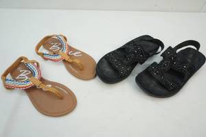 lot 258 image: Sandals