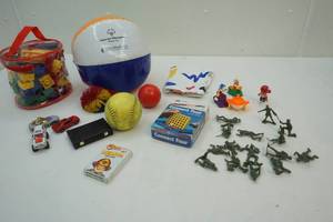 lot 302 image: Children toys