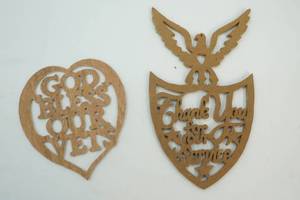 lot 309 image: Wall decor