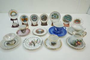 lot 320 image: Collectible cups and saucers